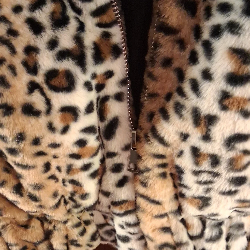 No Boundaries Leopard Print Teddy Jacket in Tan and Black - Picture 4 of 12